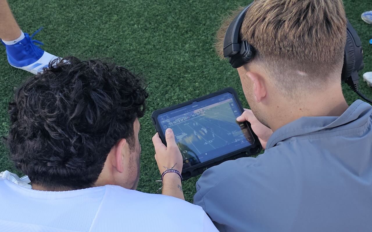 Instant Action: Real Time Football Updates & Draft Masters